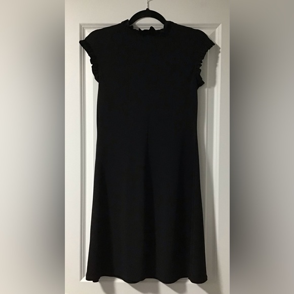 Cute Simple Flowy Black Dress - Picture 2 of 3